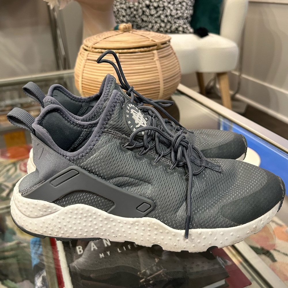 gray nike air huarache’s